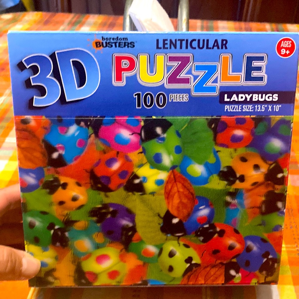 NWT 3D Lenticular puzzle LADYBUGS puzzle size. 13.5” x 10”